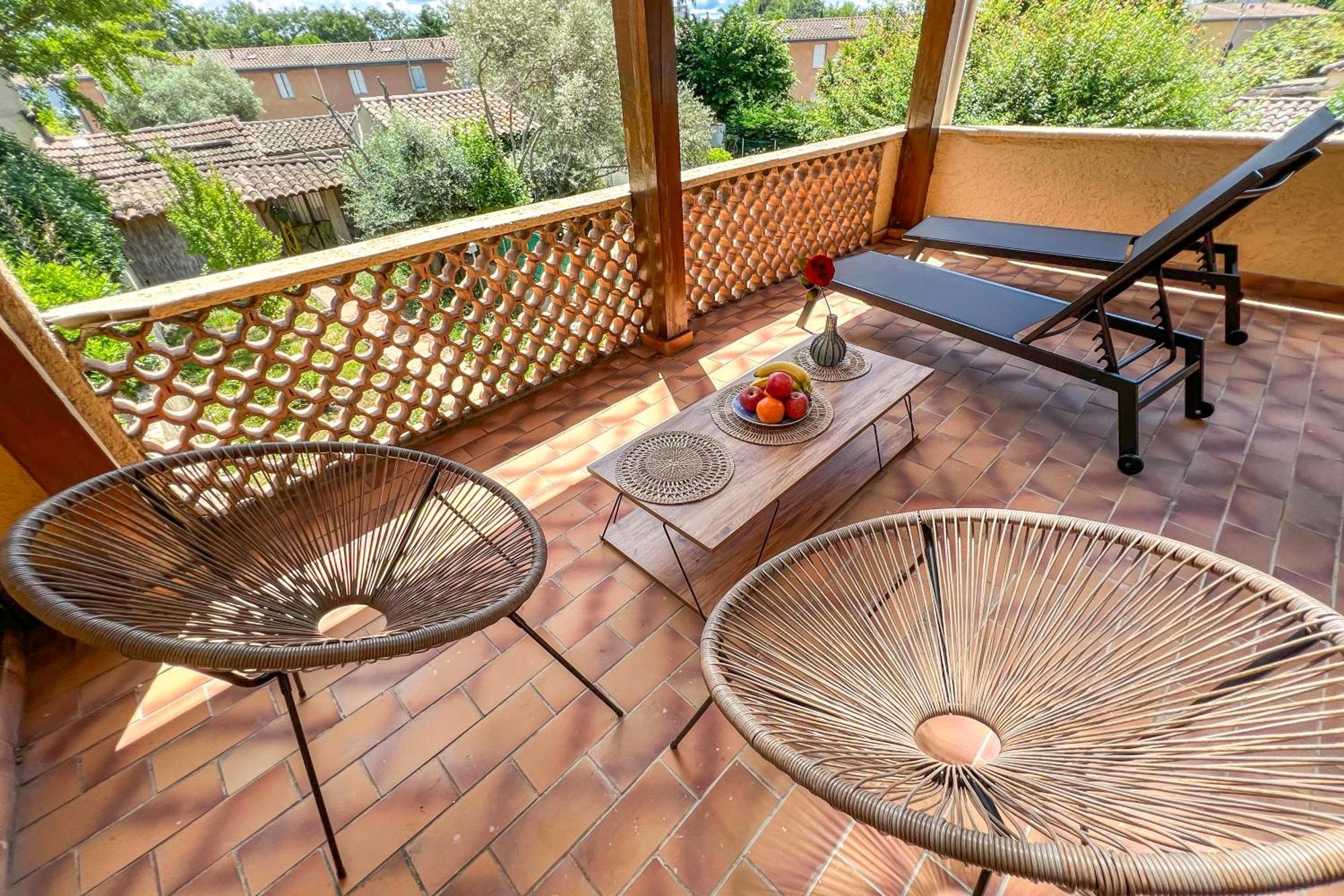 Free Car Parking - Garden - Close To Ramparts *